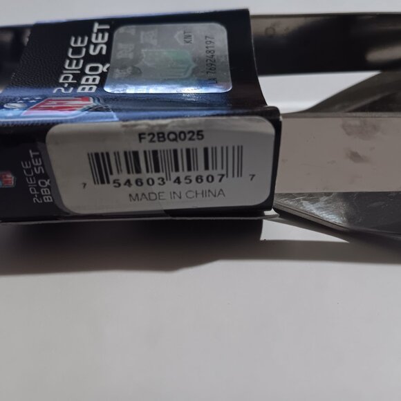 Cleveland Browns NFL Tailgating 2 Pc BBQ Grill Set - Picture 2 of 2